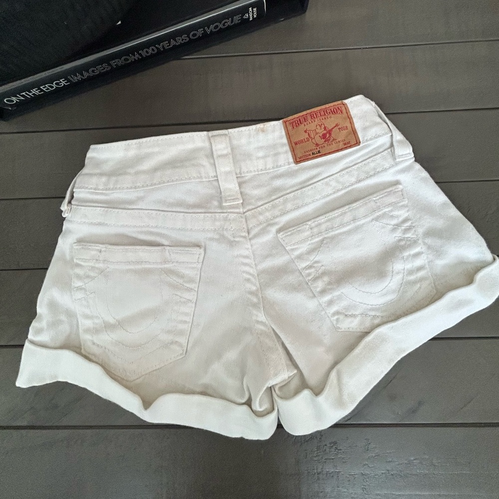 True Religion Allie White Jean Shorts Classic Cut-Off Style - Picture 8 of 8